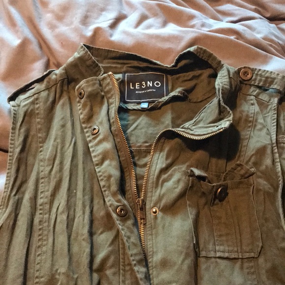 Vest - Picture 2 of 4